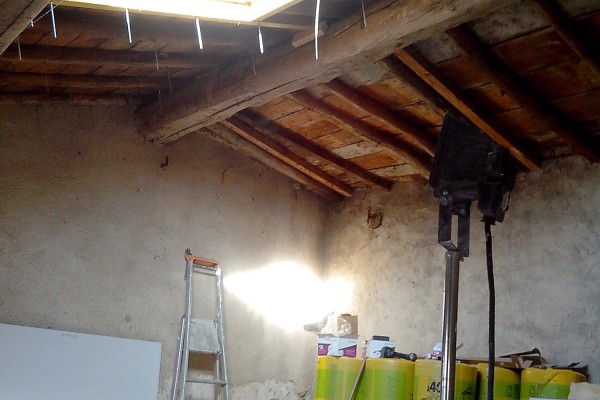 rénovation intérieure combles avant 2 avant - solution travaux rénovation
